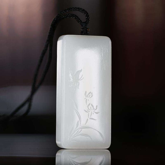 Introduction of jade card pendant