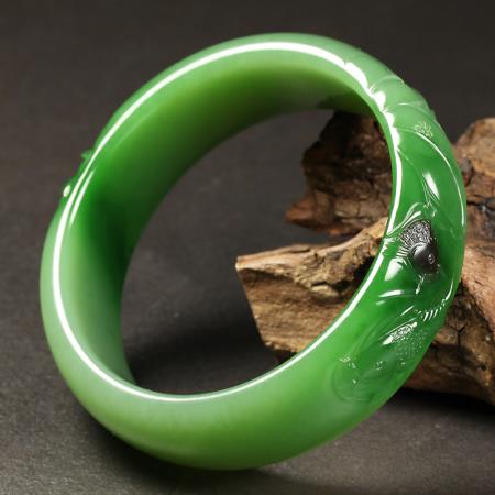 Wide Bangles and Thin Bangles-Jade Bangles with Different Styles