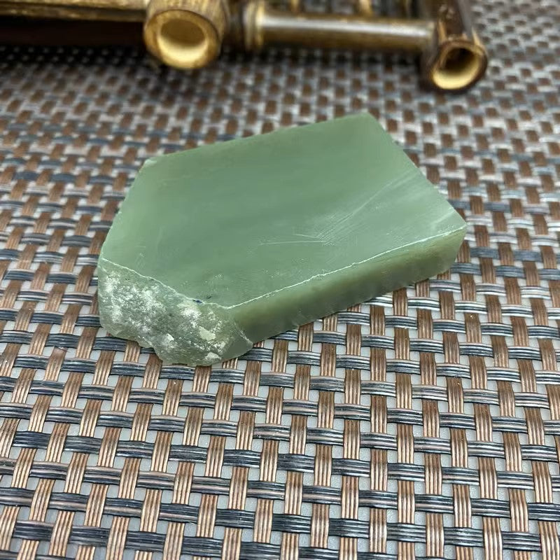 Natural Kunlun Jade Rough Nephrite Raw (73g,6.0X3.7cm) – Jade Nature