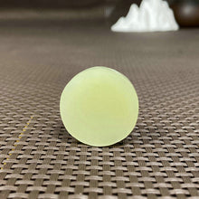 Natural Hetian Jade Rough Nephrite Raw (18.6g,3.0X0.9cm)