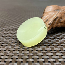 Natural Hetian Jade Rough Nephrite Raw (18.6g,3.0X0.9cm)