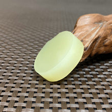 Natural Hetian Jade Rough Nephrite Raw (18.6g,3.0X0.9cm)
