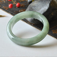 Natural Jade Bangle Round Jadeite Bangle