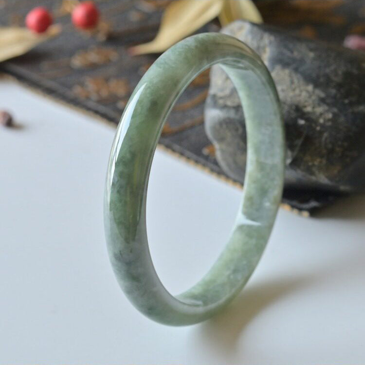 Natural Jade Bangle Round Jadeite Bangle