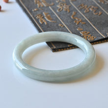 Natural Jade Bangle Round Jadeite Bangle