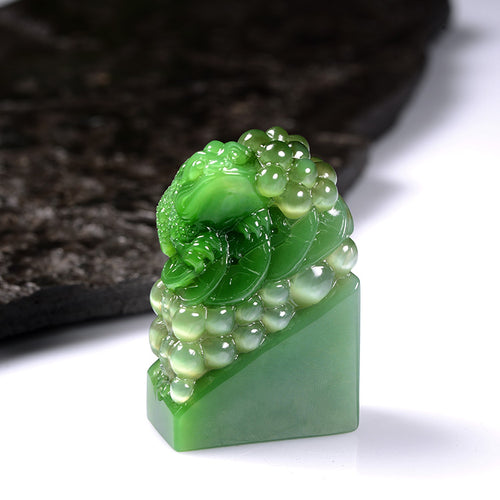 Natural jade carving nephrite collectibles Russia Siberian jade