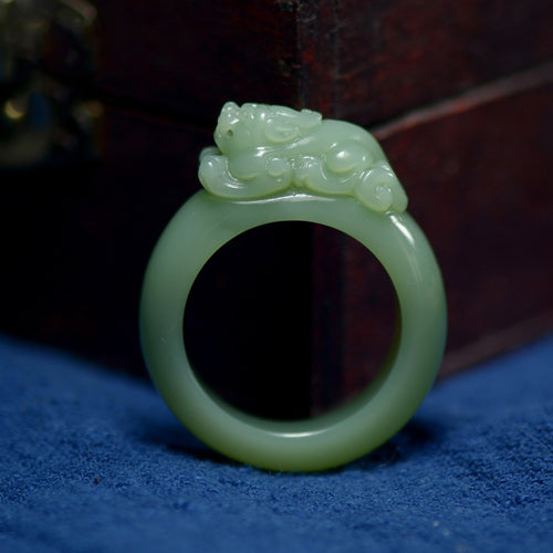Natural jade carving nephrite collectibles Chinese Kunlun jade