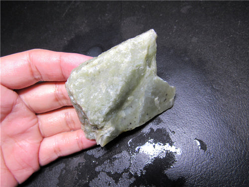 Natural jade rough nephrite raw stone Chinese Kunlun jade